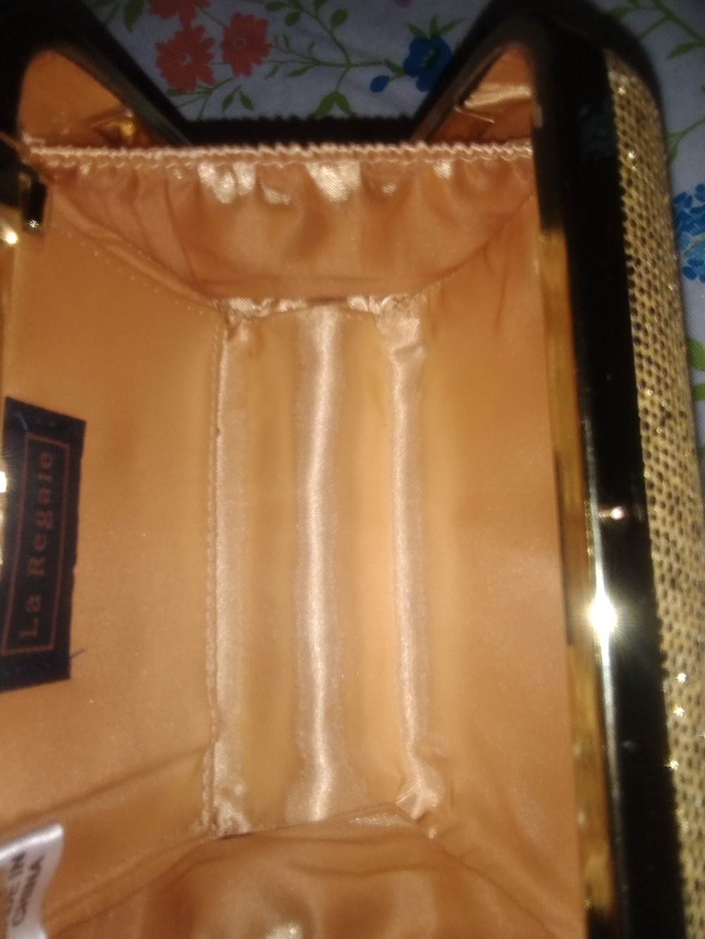 Gold Sequined Bow Clasp Evening Clutch - Picture 3 of 3